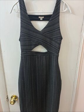Stunning Ecote’ Midi Dress Size Small